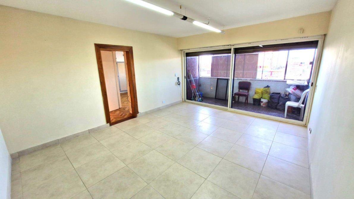 Oportunidad: Depto 4 Ambientes Muy Buena Ubicacion 1