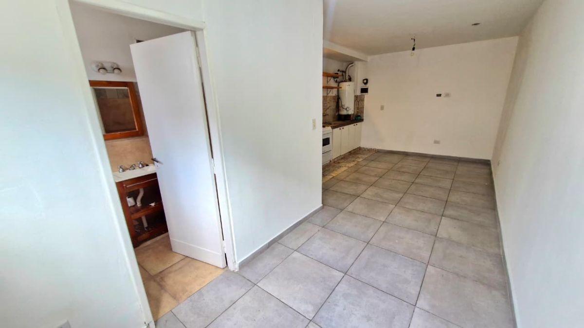Foto de PH 2 AMBIENTES SIN EXPENSAS - EXCELENTE UBICACION, imagen 4