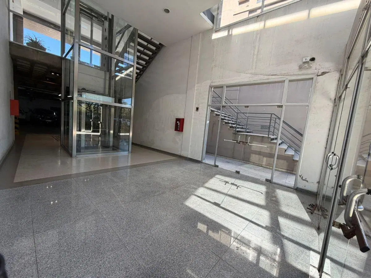 local comercial vidriado en centro comercial barranquitas 5