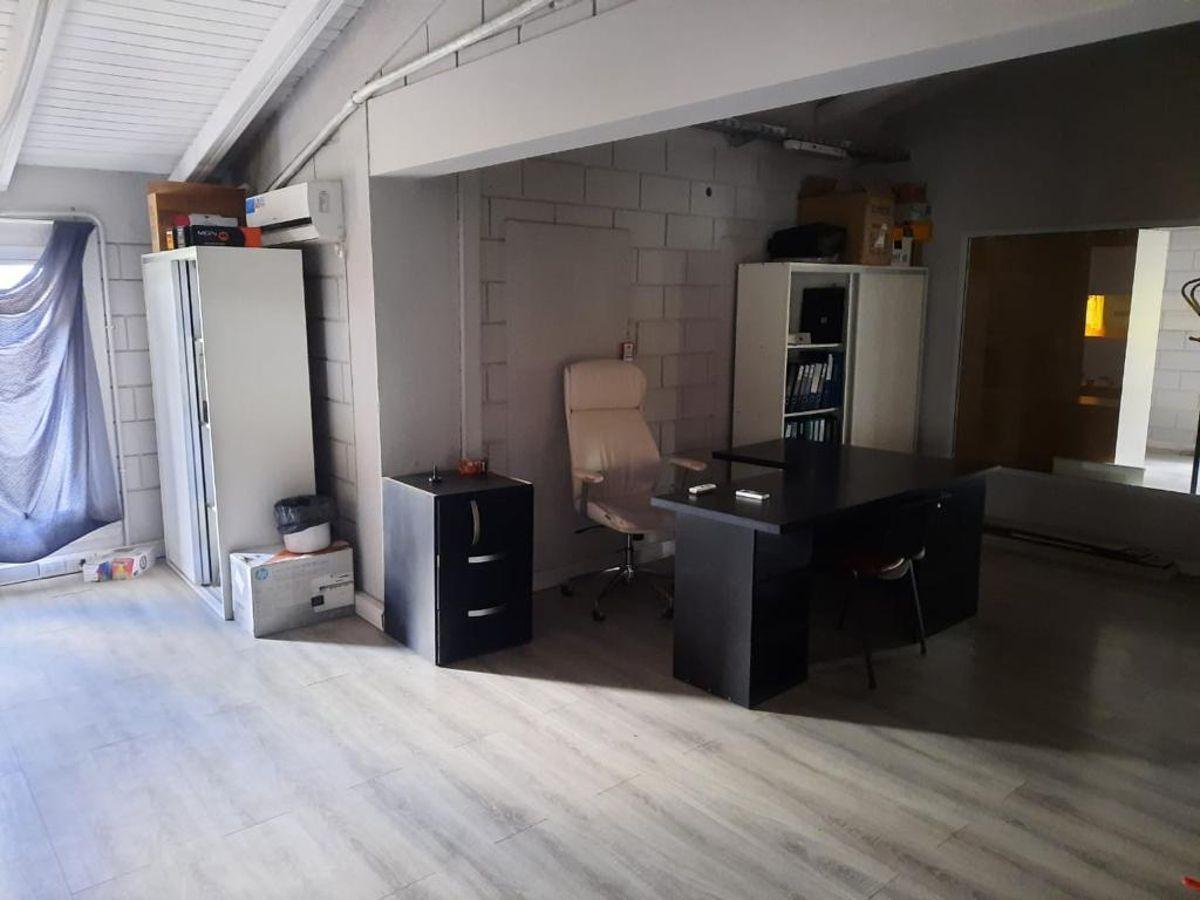 Foto de Amplio Local Comercial en Esquina en alquiler COLONIA TIROLESA Ideal, imagen 5