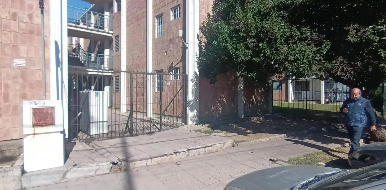 DPTO. 3 DORM ALTO ALBERDI FTE CLUB UNIVERSITARIO 5