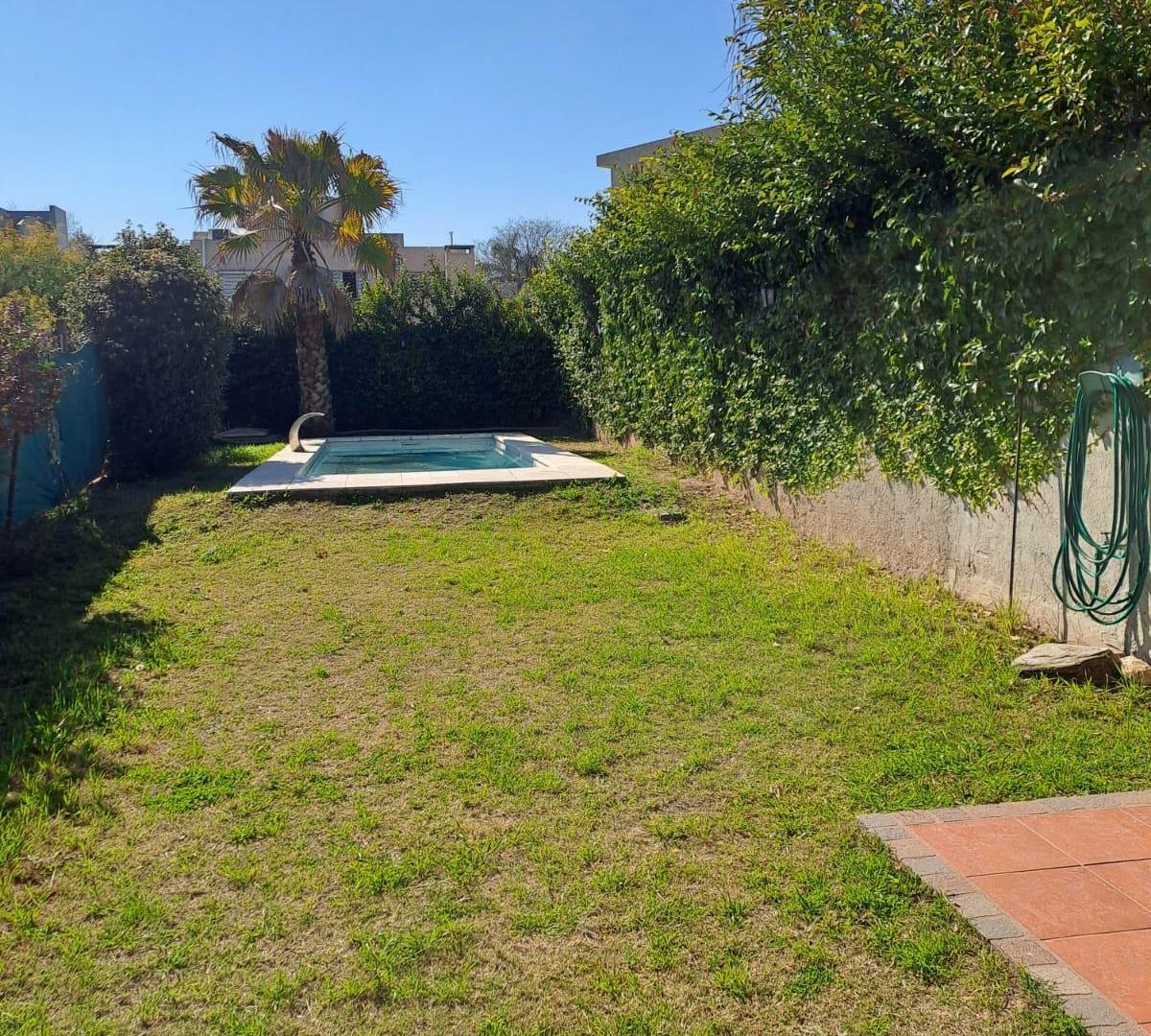 VENDO CASA 3 DORM ARGUELLO