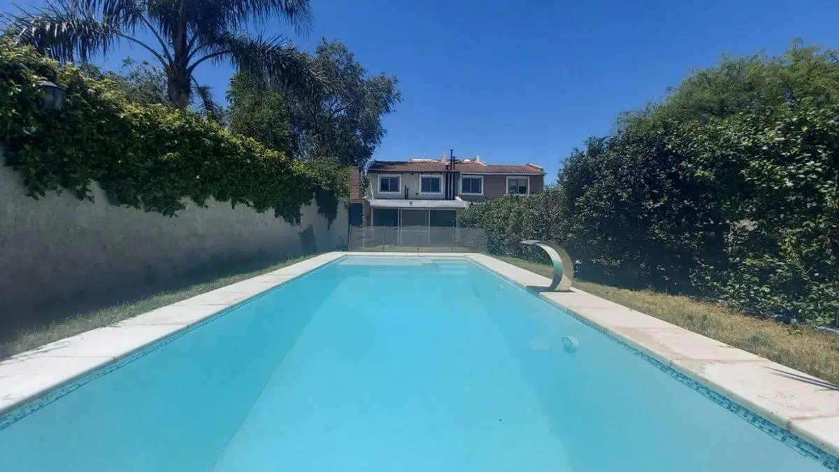 VENDO CASA 3 DORM ARGUELLO 5