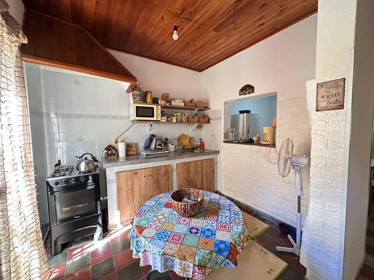 CASA 3 DORMITORIOS + LOCAL COMERCIAL CON RENTA 3