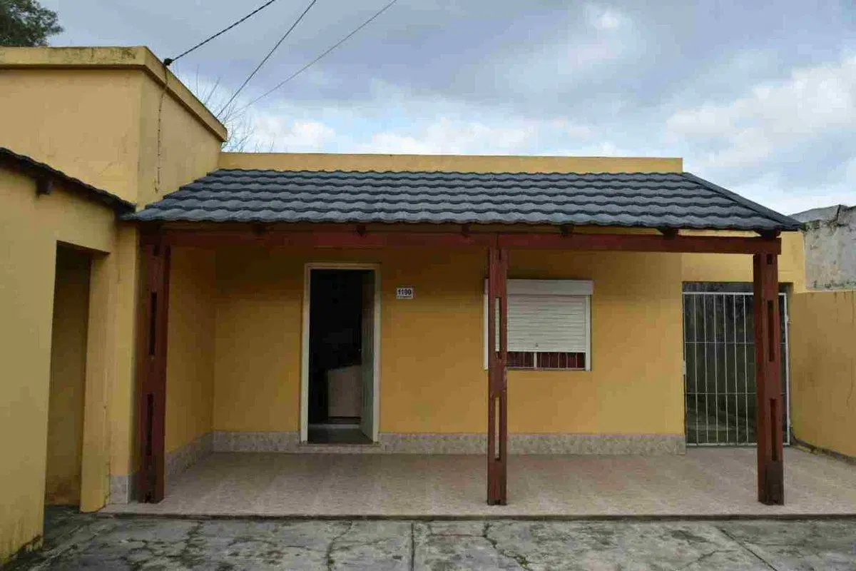 Casa comoda con potencial y 3 dormitorios 2