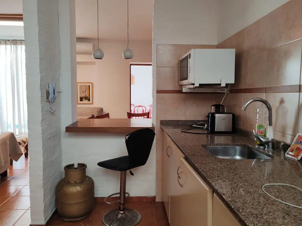 VENTA HERMOSO APARTAMENTO CENTRICO PAYSANDU 3