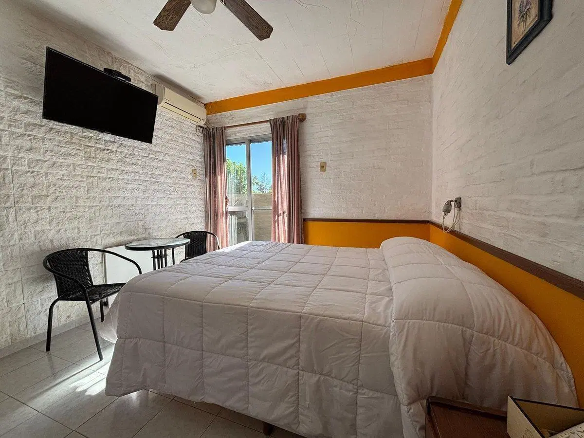 VENTA DE RECONOCIDO HOTEL EN TERMAS DE DAYMÁN 4