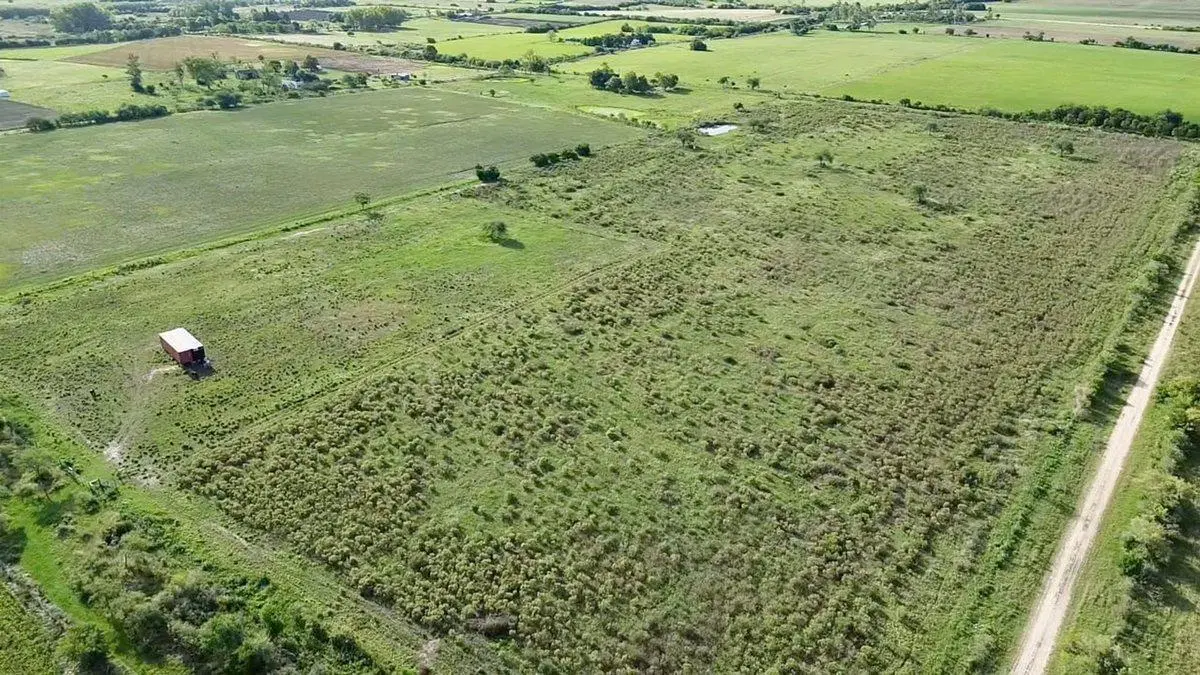 Chacra 9 ha con 2 contenedores a orillas PORVENIR 1