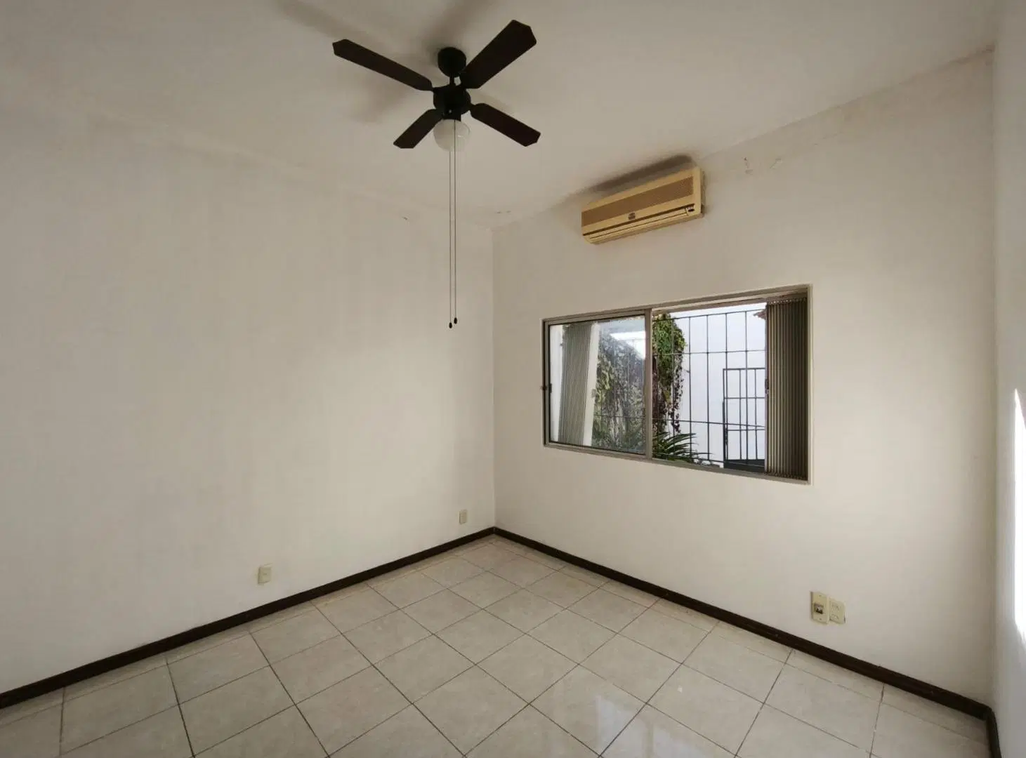 Casa 3 dormitorios y garage en excelente zona 1