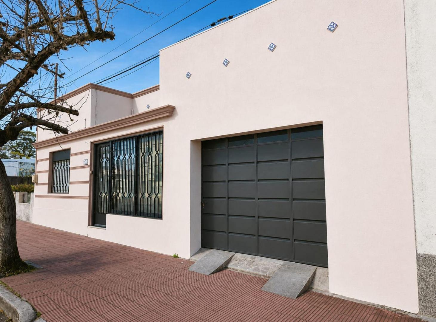 Casa 3 dormitorios y garage en excelente zona