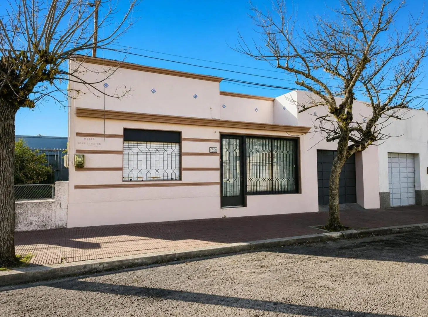 Casa 3 dormitorios y garage en excelente zona 5