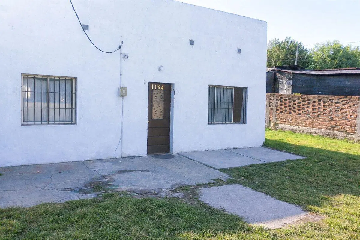 CASA CON GRAN TERRENO 4