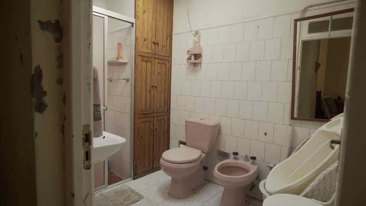 MUY BUENA CASA EN PLENO CENTRO DE SALTO 4