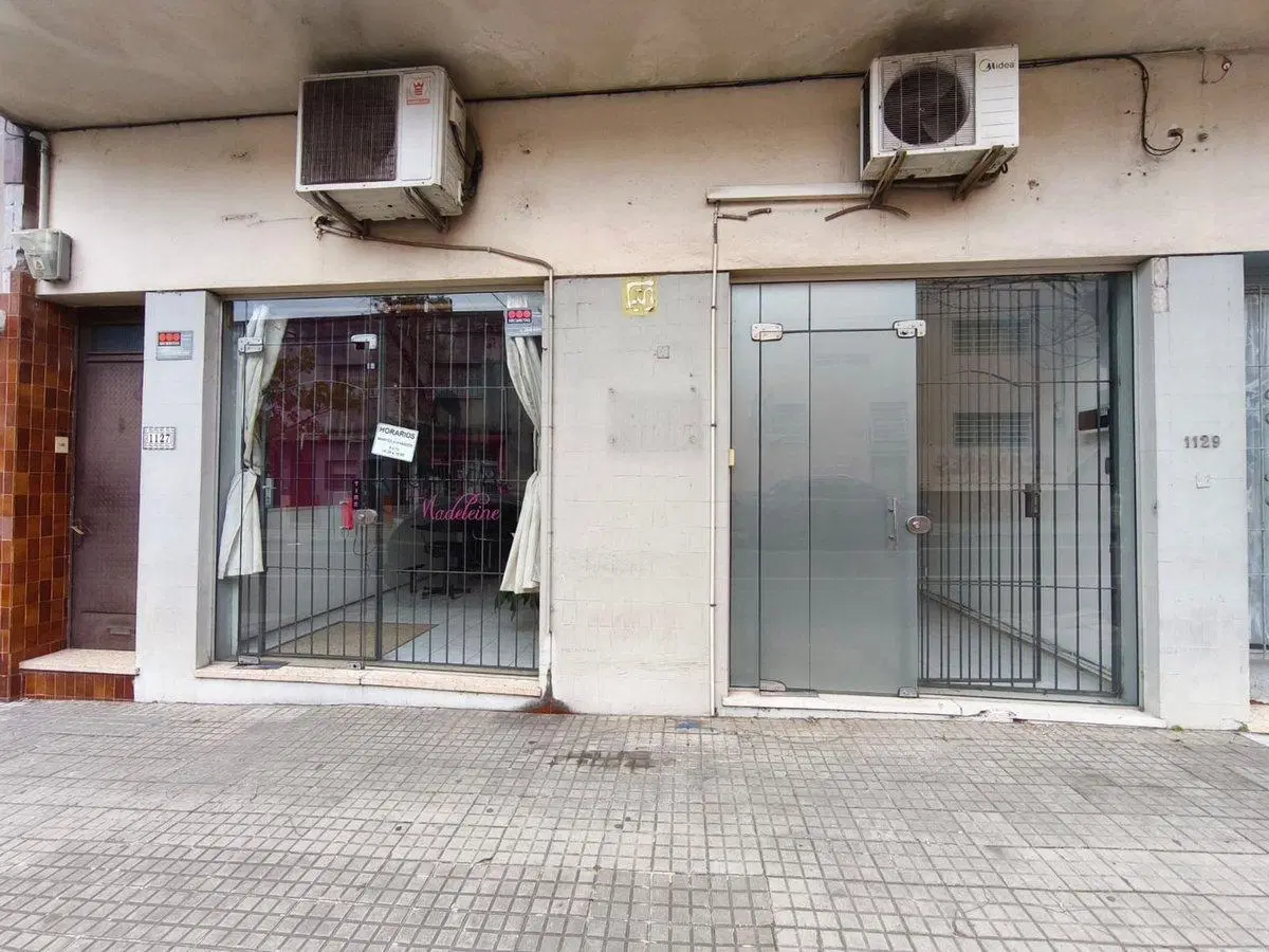 Dos Locales comerciales en pleno centro 8