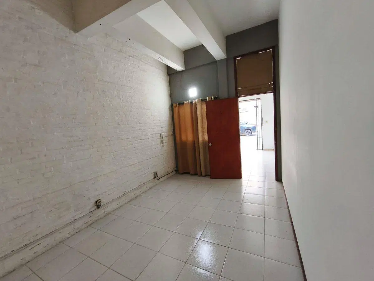 Dos Locales comerciales en pleno centro 3