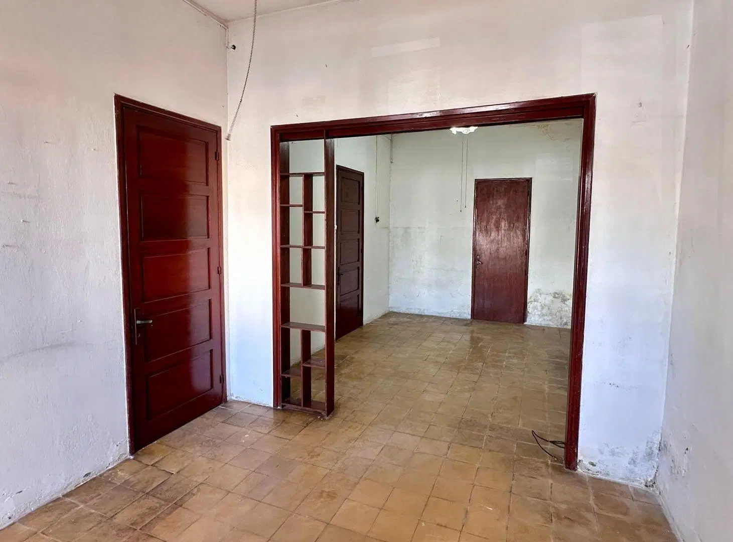Casa con garaje y gran terreno — ideal refacción 5