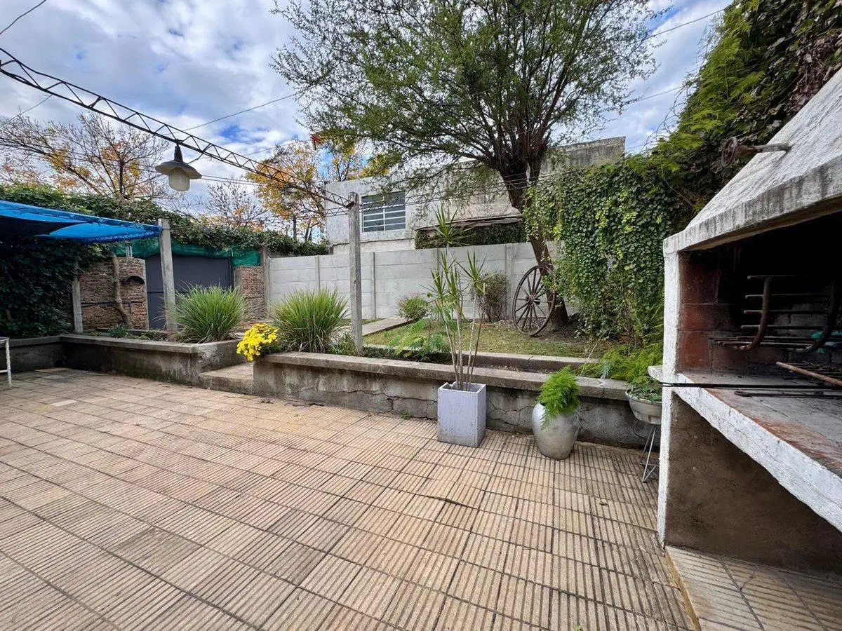 Casa semi equipada-con jardin + garage 8