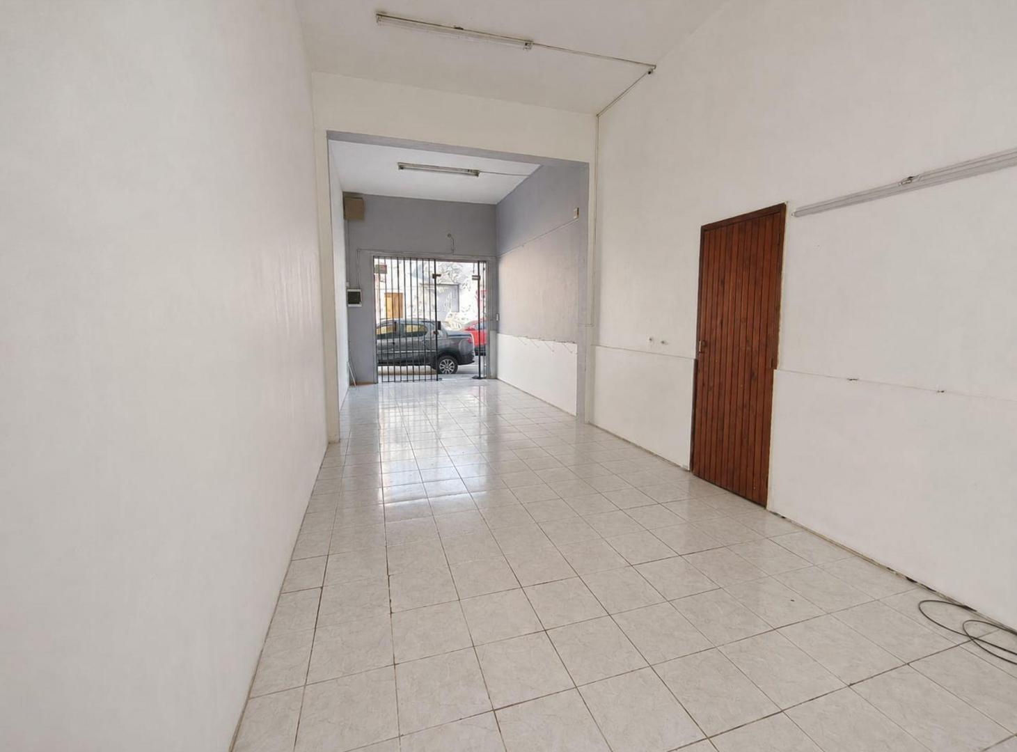 Foto de Excelente local comercial centrico, imagen 2