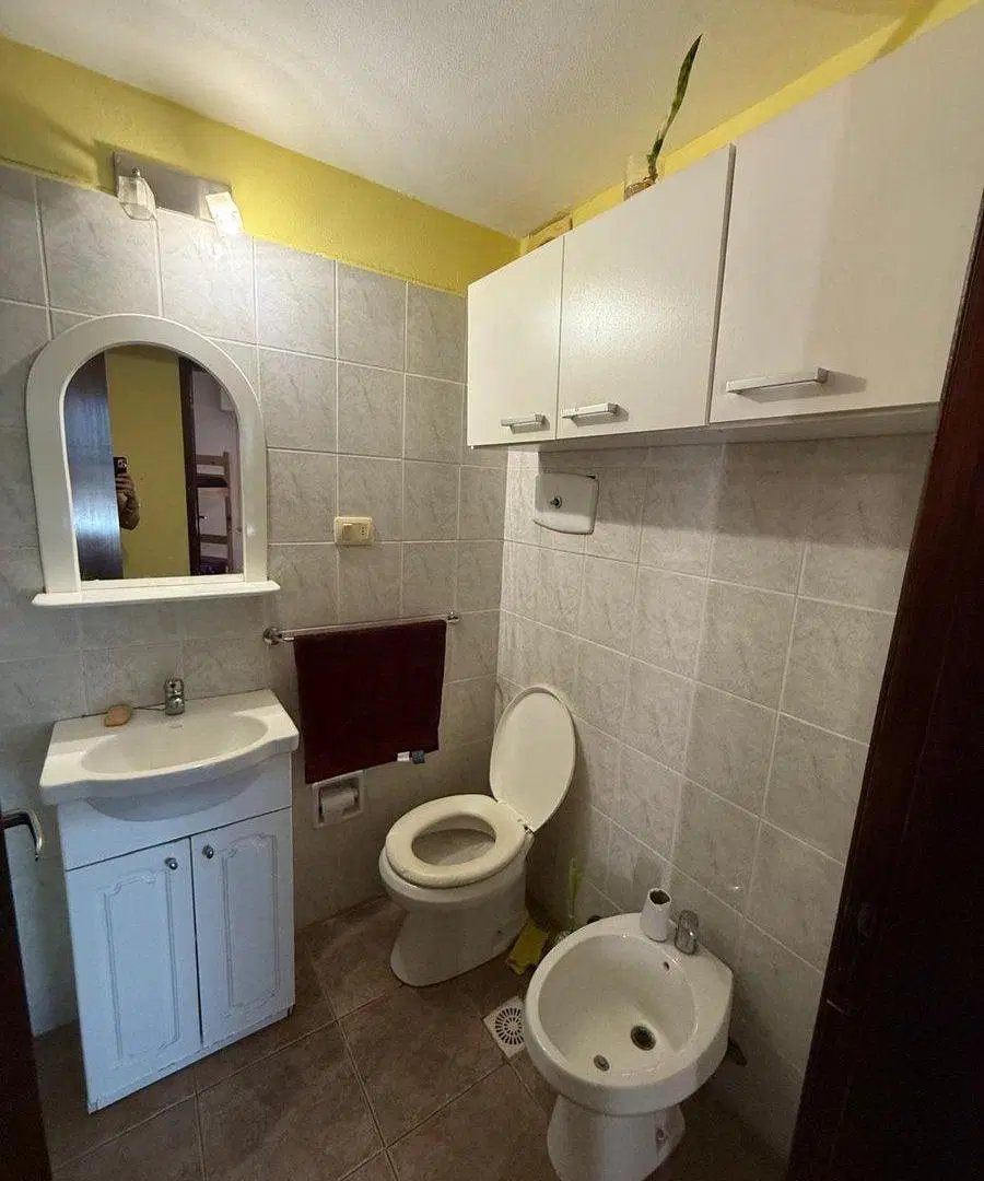 SE ALQUILA APARTAMENTO 4