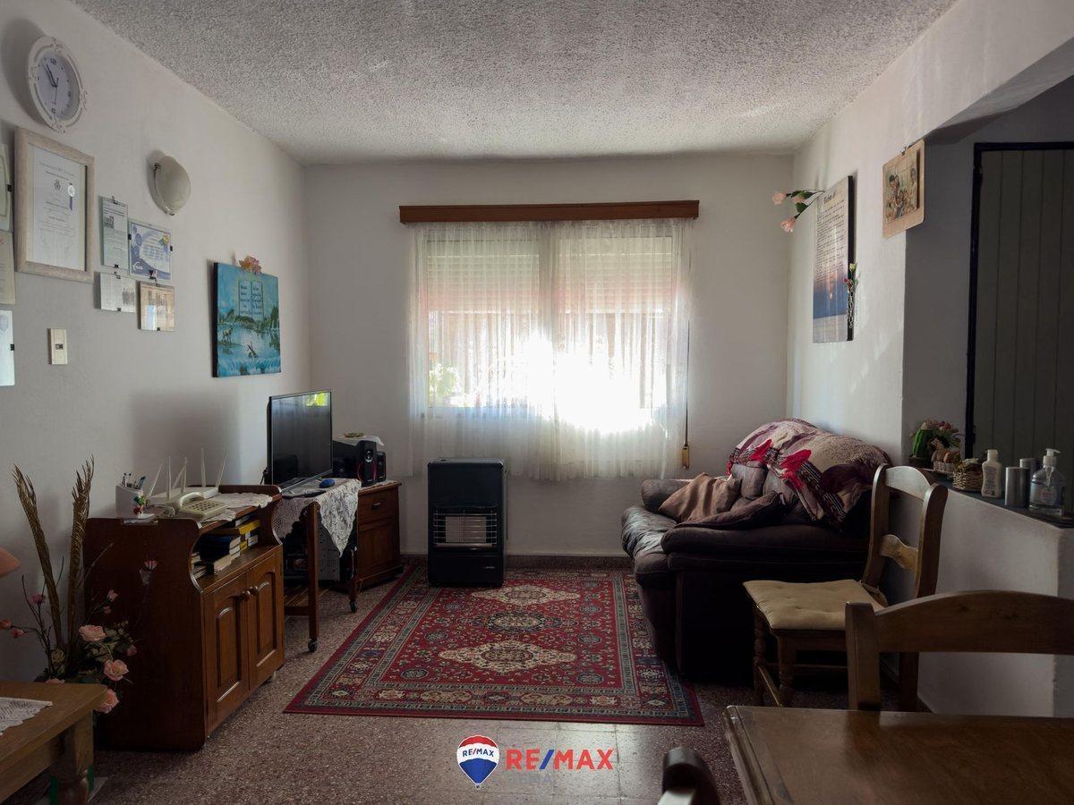 Foto de Casa Dúplex en zona este, 3 dormitorios y cochera., imagen 2