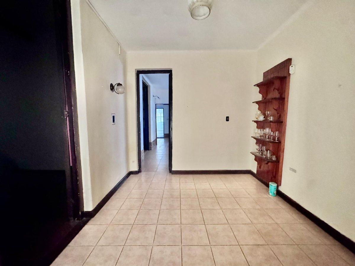 Foto de Casa con 2 dormitorios y garage., imagen 3