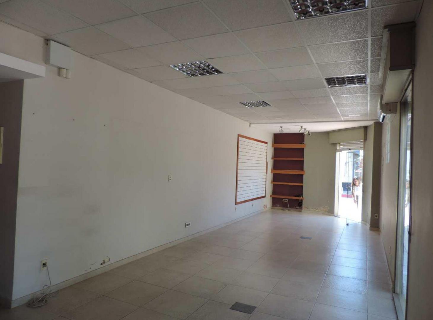 Foto de Local centrico ideal para escritorio profesional, imagen 3