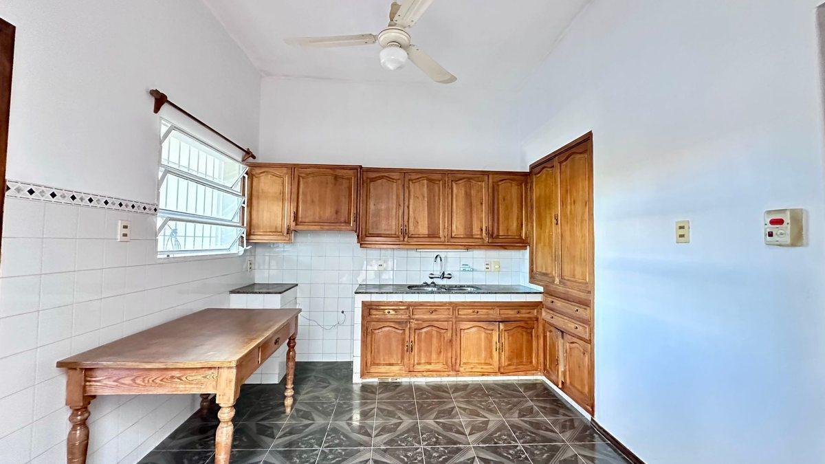 Foto de VENTA CASA CENTRICA CON GARAGE, imagen 3