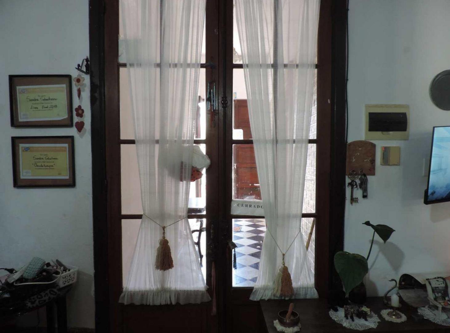 Foto de Casa grande en pleno centro con local comercial, imagen 3