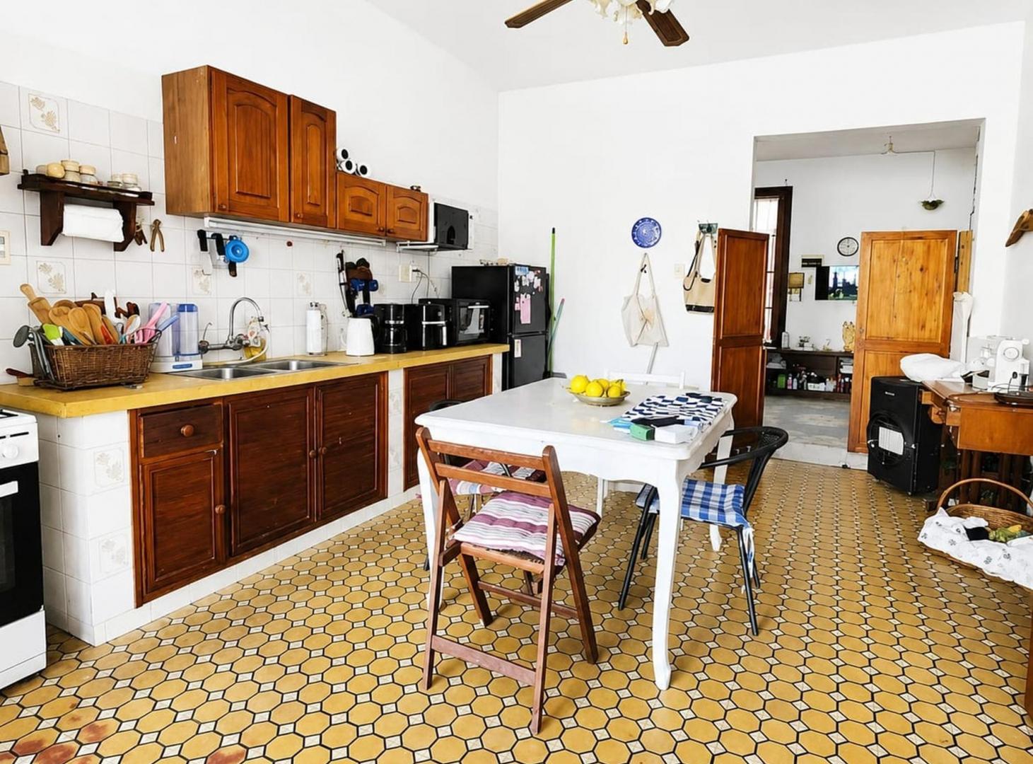 Foto de Casa grande en pleno centro con local comercial, imagen 4