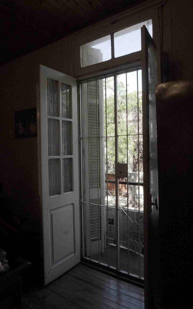 Foto de MUY BUENA CASA EN PLENO CENTRO DE SALTO, imagen 2
