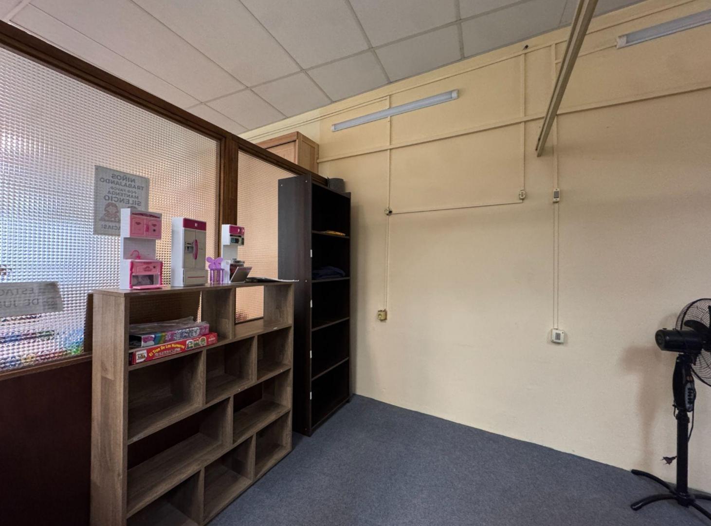 Foto de Amplio local comercial en alquiler, imagen 2