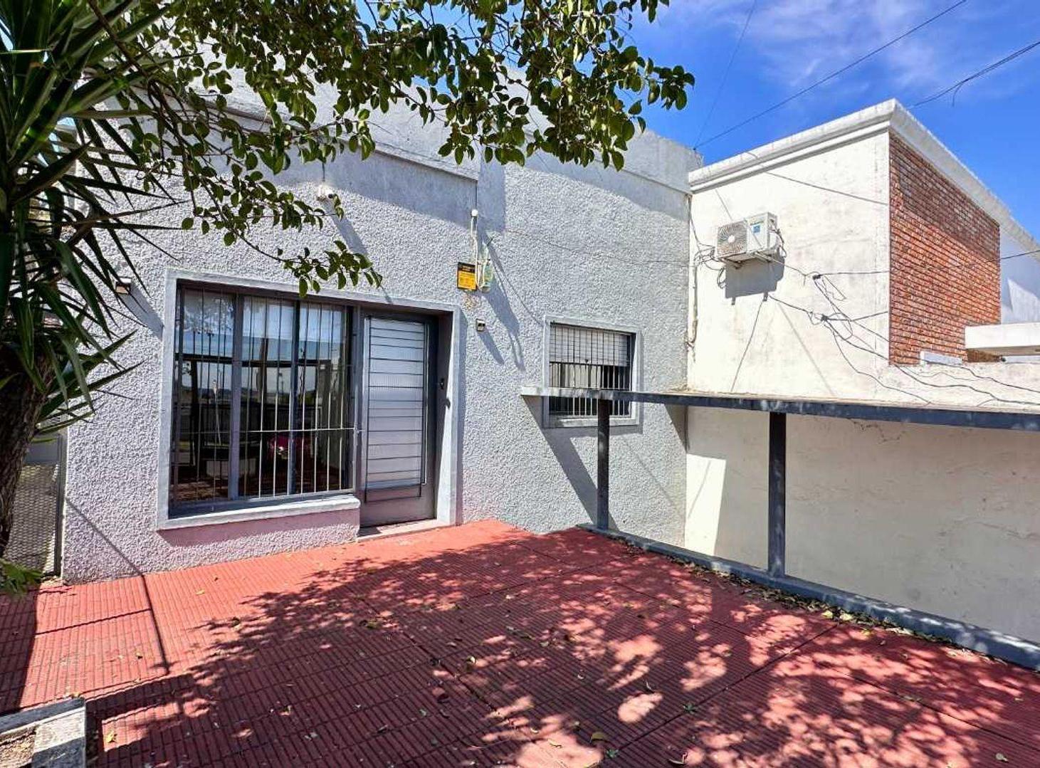 Foto de Casa con patio, parrillero y gran potencial, imagen 4