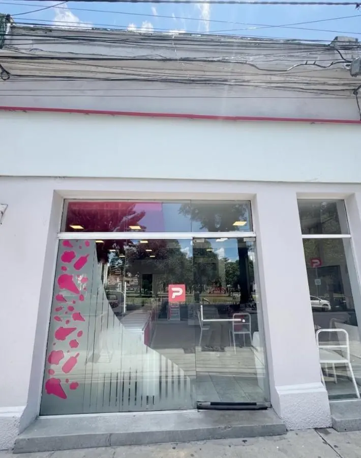 Galpón   Local comercial sobre Av. San Martin al 200 2