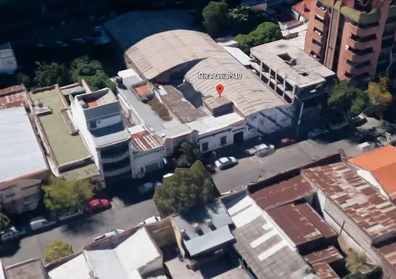 Vivienda familiar y galpón sobre Rivadavia 900 4