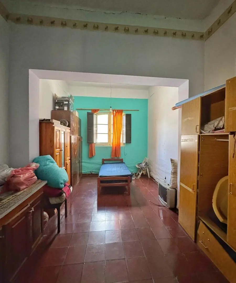 Vivienda familiar y galpón sobre Rivadavia 900 5