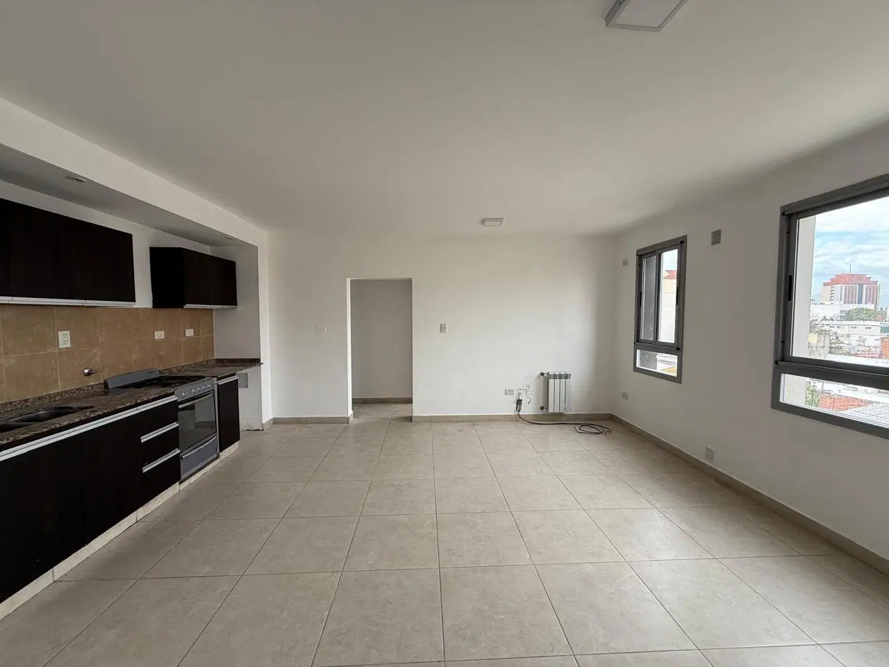 Departamento en zona centro - Rivadavia al 900 2