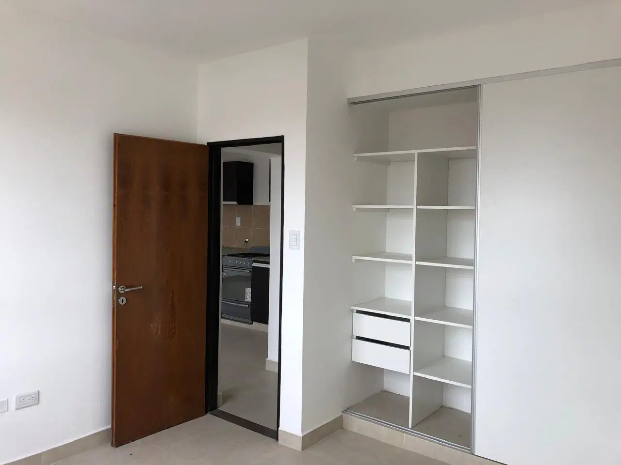 Departamento en zona centro - Rivadavia al 900 1