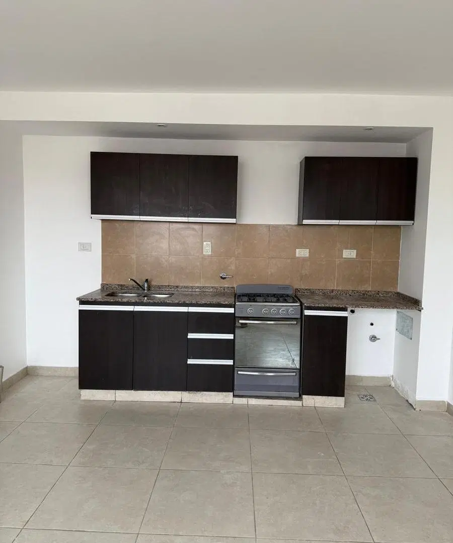 Departamento en zona centro - Rivadavia al 900 4