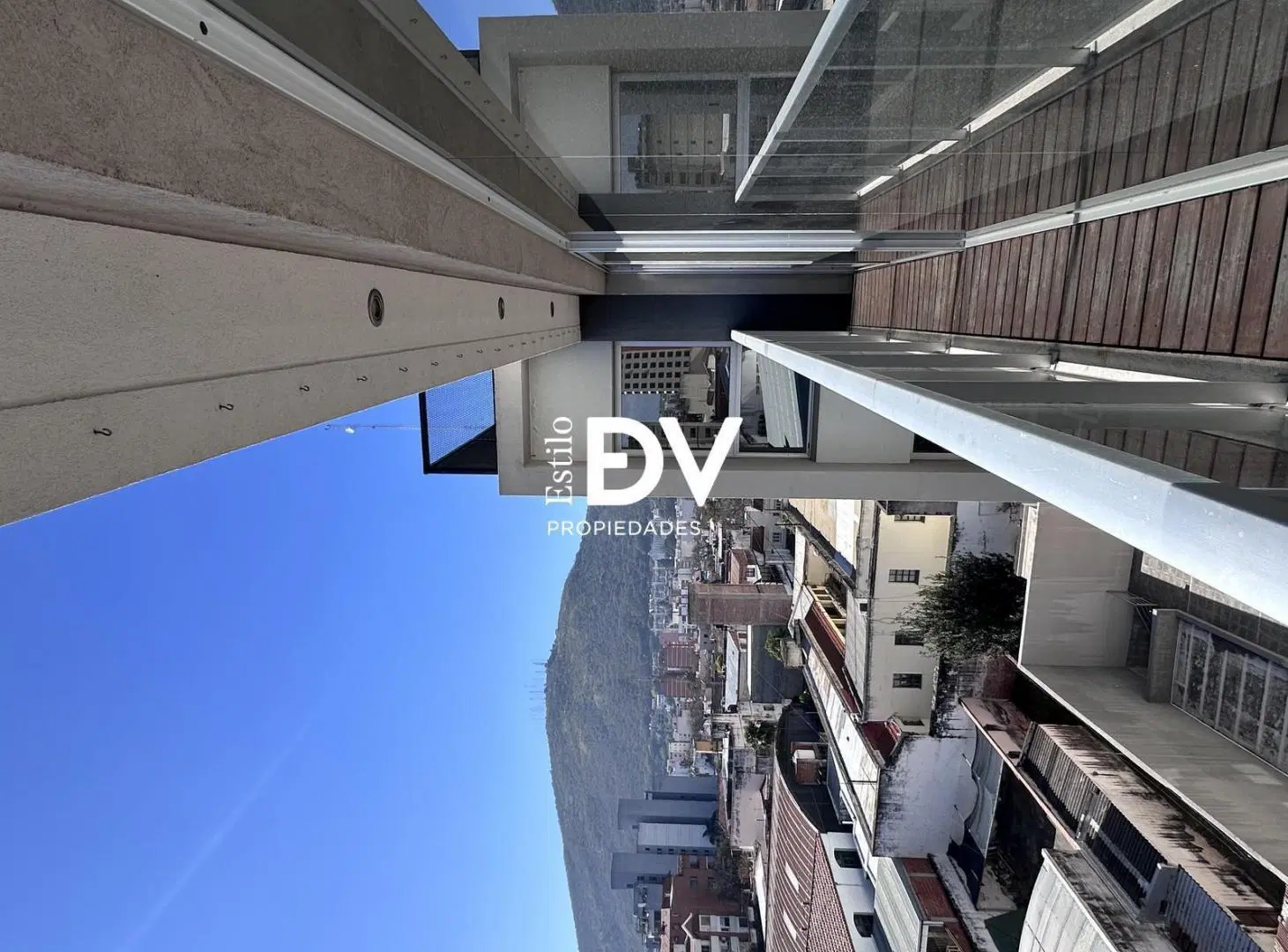 Departamento 2 ambientes en alquiler con cochera y balcón 1