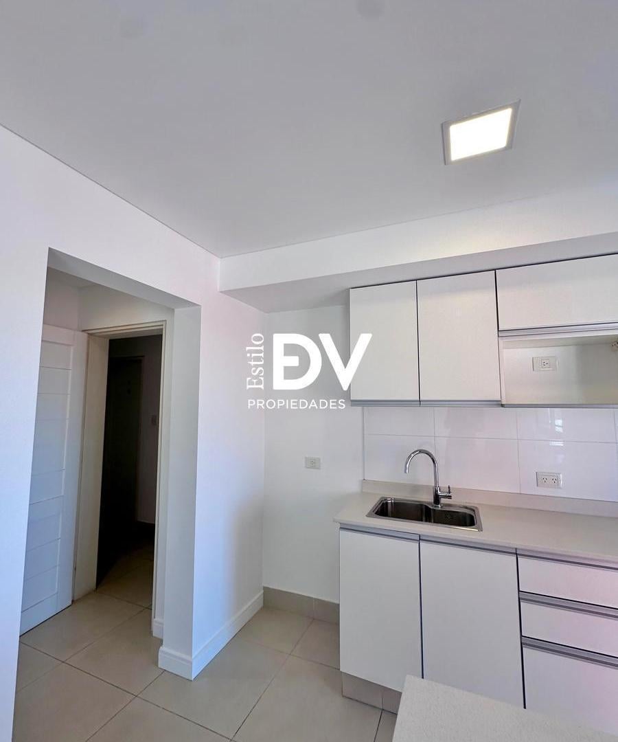 Foto de Departamento de 2 ambientes en alquiler con terraza verde – Alsina 757, imagen 2