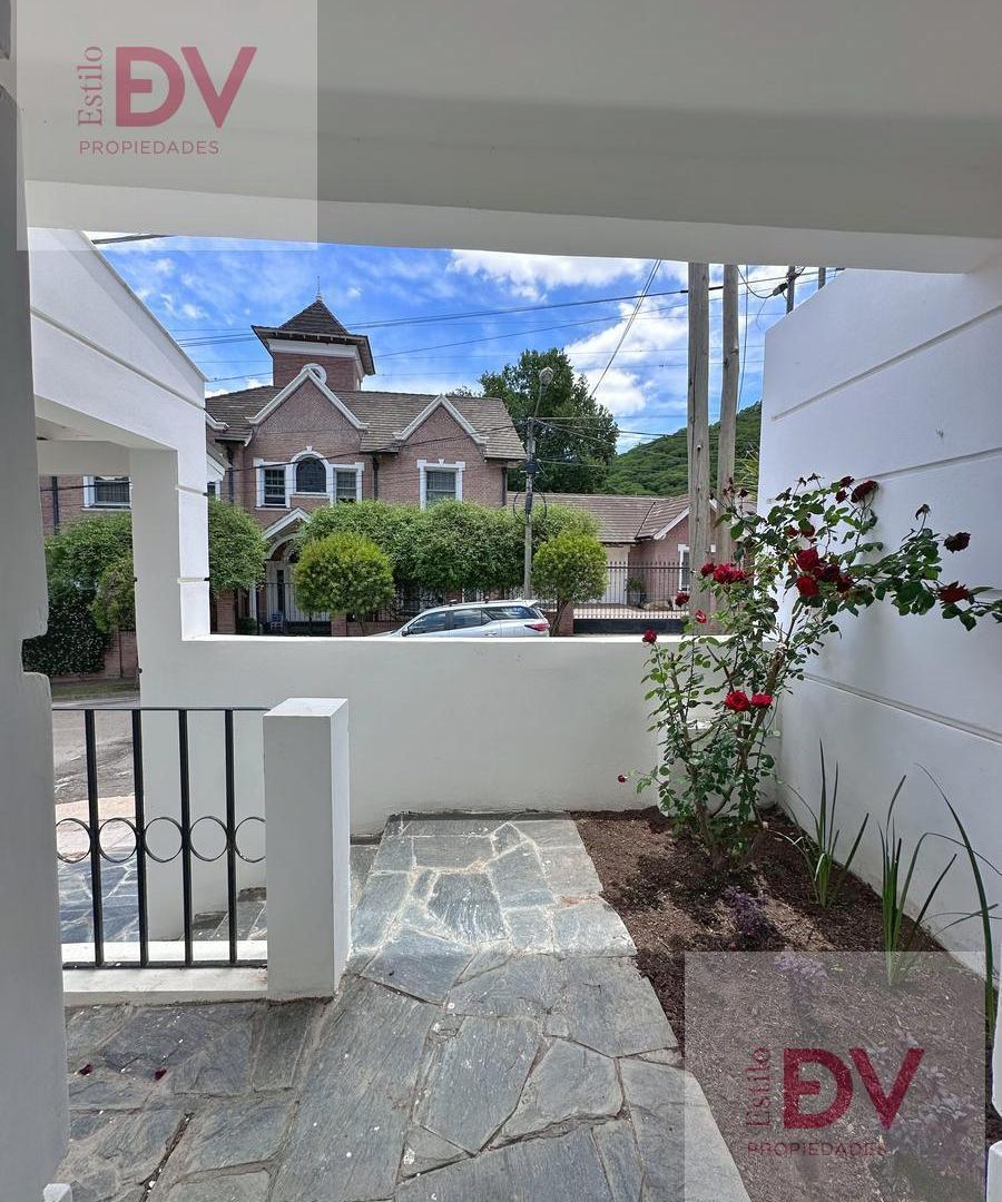 Foto de Casa en Tres Cerritos - Venta - 4 dormitorios, imagen 1