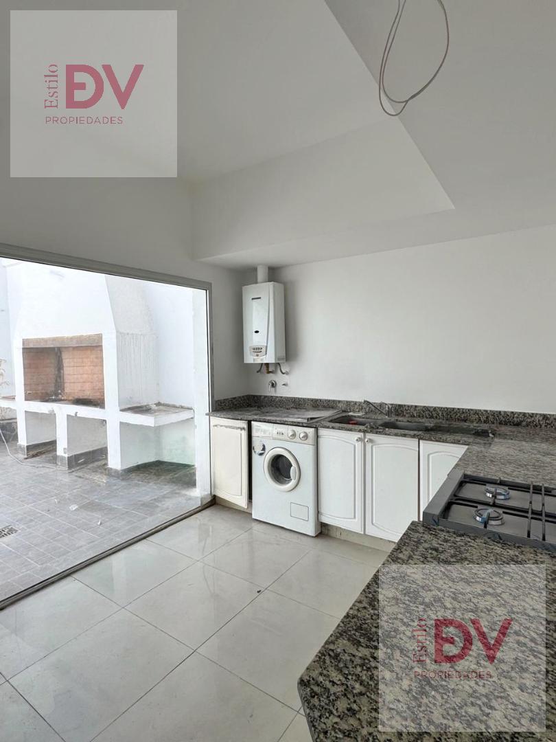 Foto de Casa en Tres Cerritos - Venta - 4 dormitorios, imagen 3