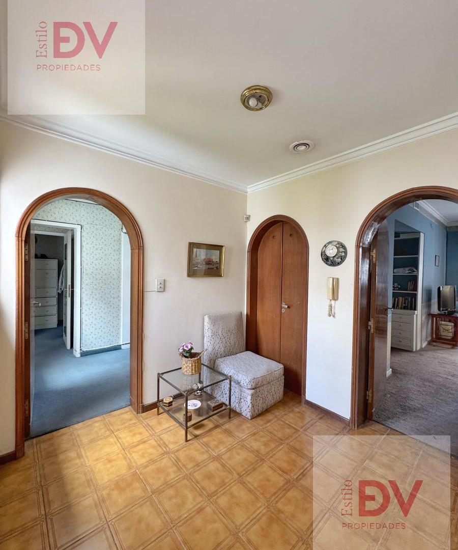 Foto de Casa en VENTA - 6 dormitorios con cochera - Alvarado al 900, imagen 3