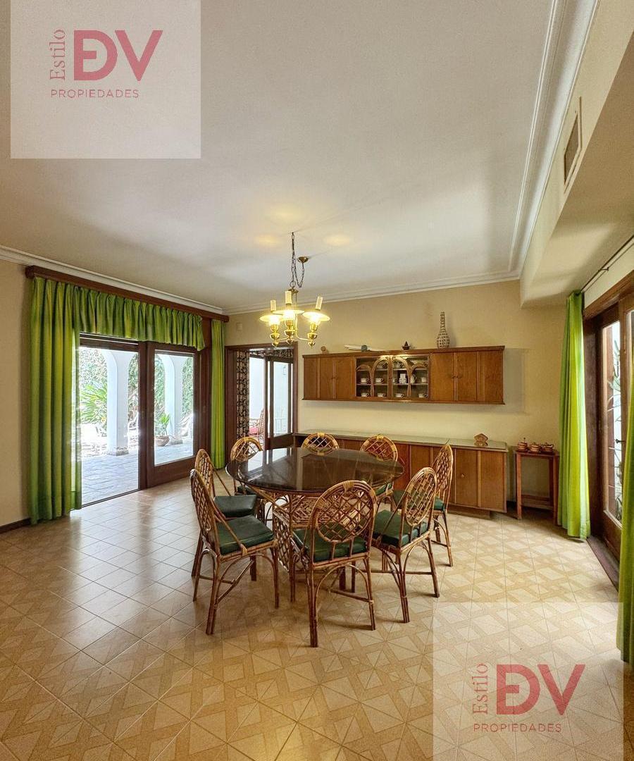 Foto de Casa en VENTA - 6 dormitorios con cochera - Alvarado al 900, imagen 2