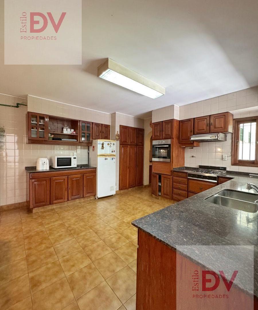 Foto de Casa en VENTA - 6 dormitorios con cochera - Alvarado al 900, imagen 5