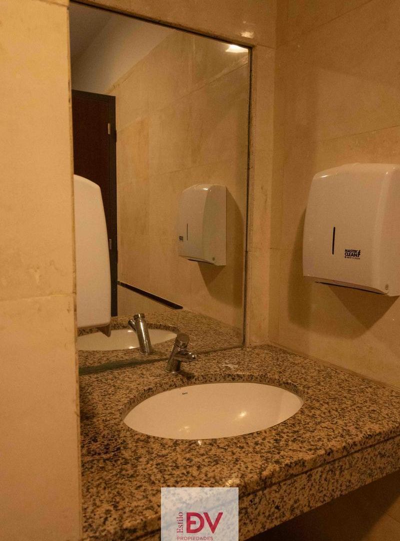 Foto de Oficina premium en venta - 158 m² - Dean Funes 400, imagen 2
