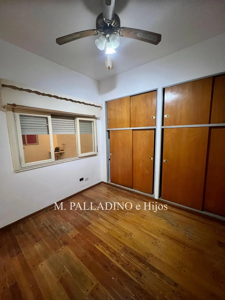 Casa 5 Ambientes en Block Dos Plantas con Garage, Patio y Balcon 4
