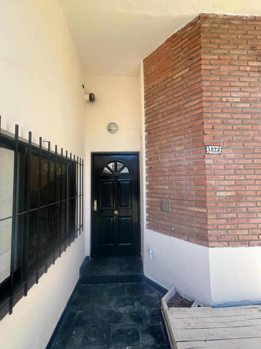 Casa en Block con 2 Departamentos Independientes 140 m² con Cochera 4
