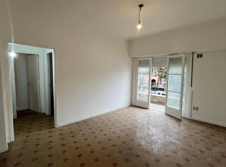 Departamento 3 Ambientes con Balcon al frente sobre Av. Garay 4