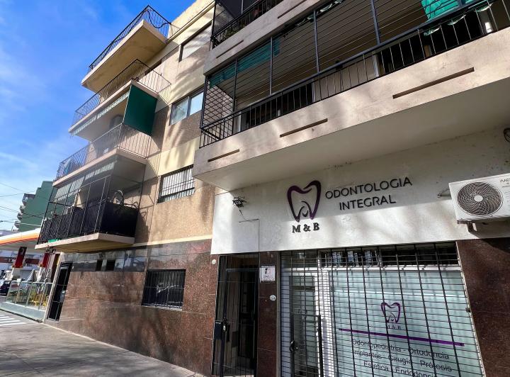  Departamento 4 Ambientes con Patio y Balcon Frente del Parque Chacabuco 2